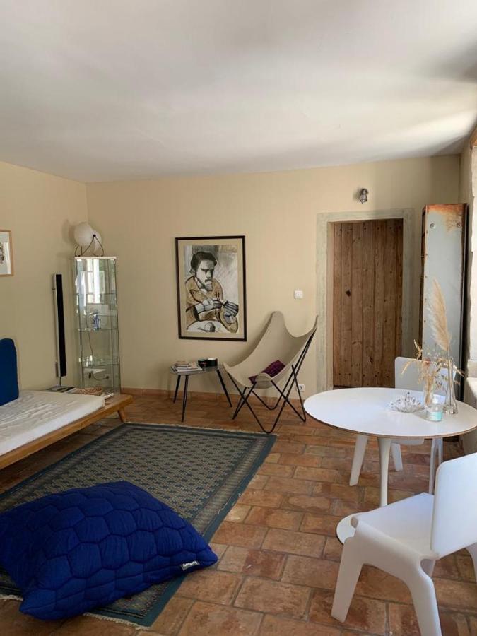 Mas Carita Bed & Breakfast Cabannes Bagian luar foto