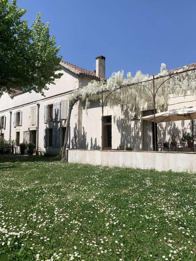 Mas Carita Bed & Breakfast Cabannes Bagian luar foto