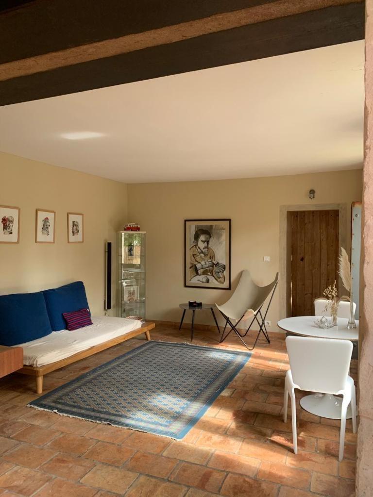 Mas Carita Bed & Breakfast Cabannes Bagian luar foto