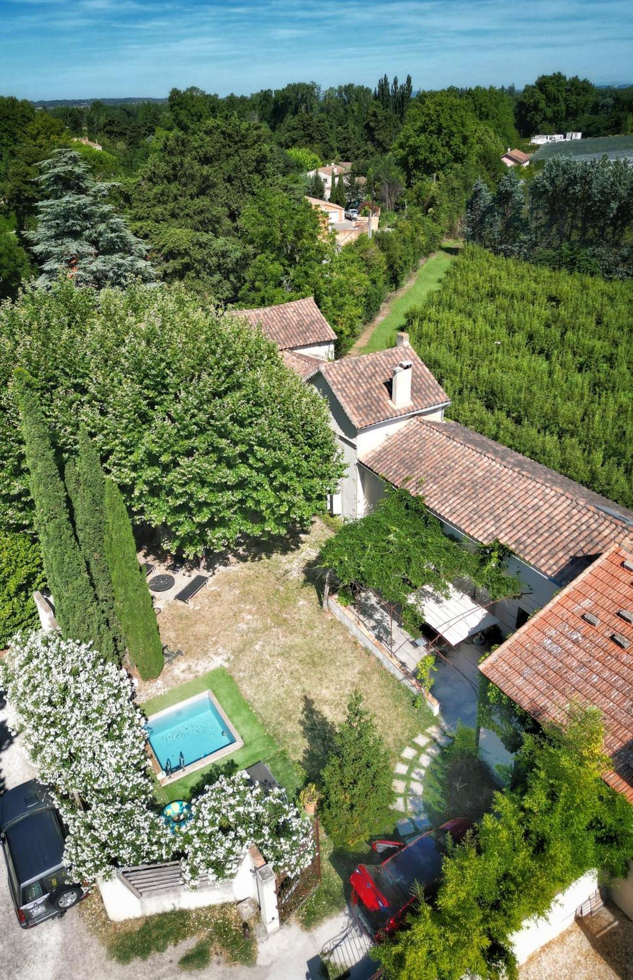 Mas Carita Bed & Breakfast Cabannes Bagian luar foto